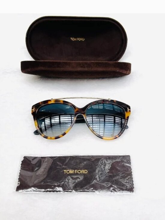 NIB Auth Tom Ford Livia 56MM oversize Cat Eye Sunglasses $600 main image 8